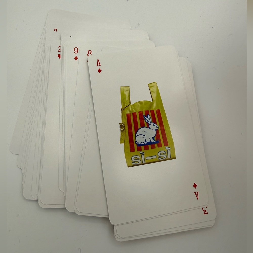 Rare Bottega Veneta Red Card Deck - Picture 3 of 6